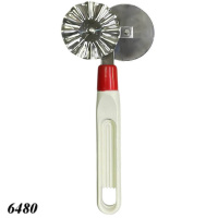 Універсальний ніж для тіста та нарізки піци з роликом 16 см (6480)