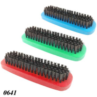 Щітка для одягу синтетична  14х4.5 см (0641)