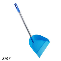 Совок з довгою металевою ручкою (5767) Совок з довгою металевою ручкою (5767)